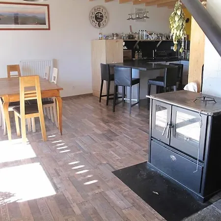 Maison Dans Un Village Au Calme Et Au Frais. Holiday home Nadaillat