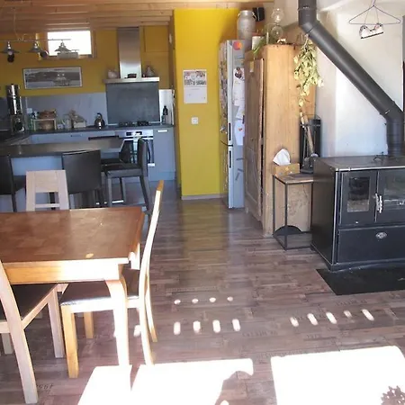 Maison Dans Un Village Au Calme Et Au Frais. Nadaillat